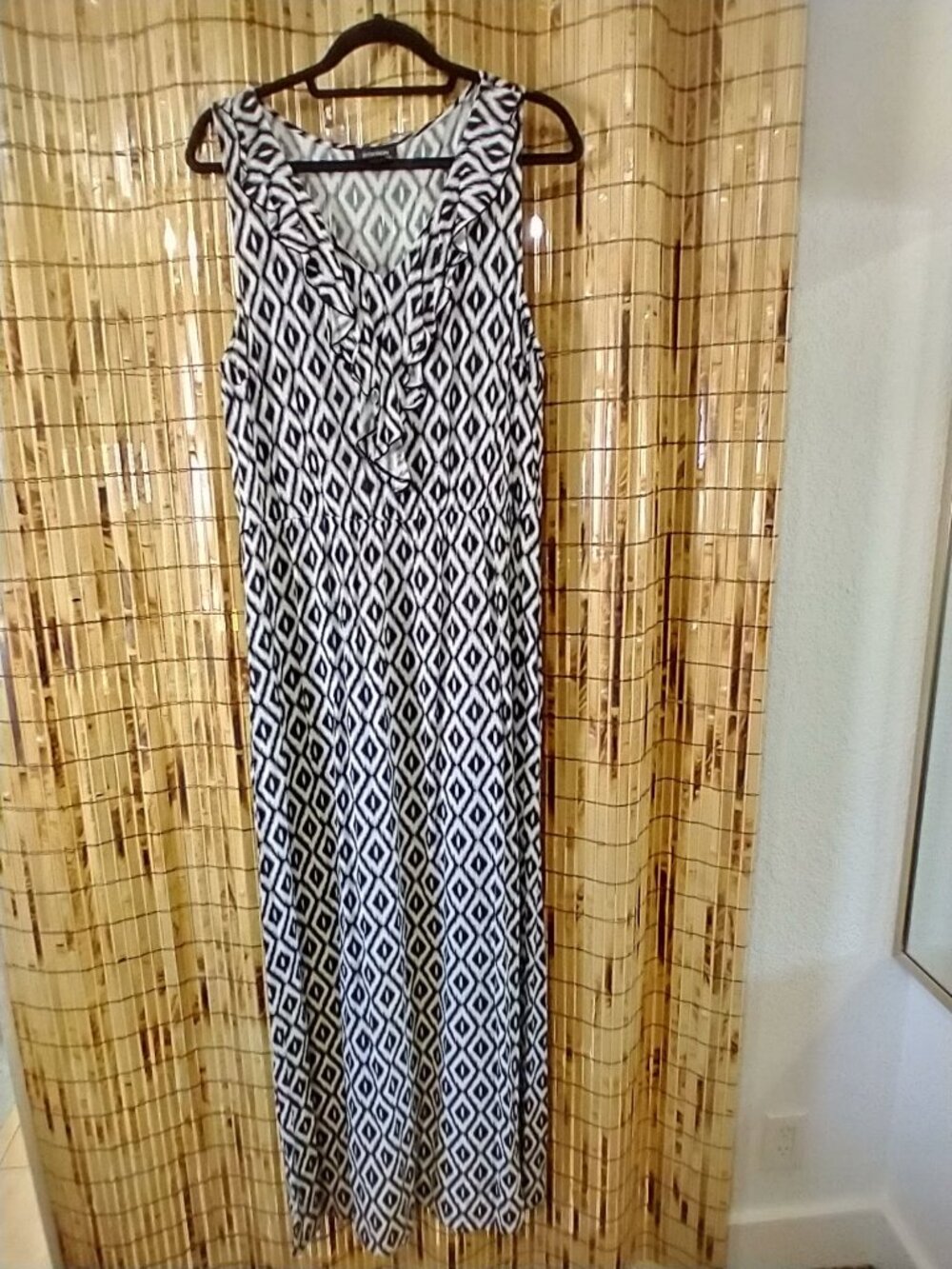 B-Design Black & White Geometric Ruffle-Neck Maxi Dress in size Extra Large (XL)